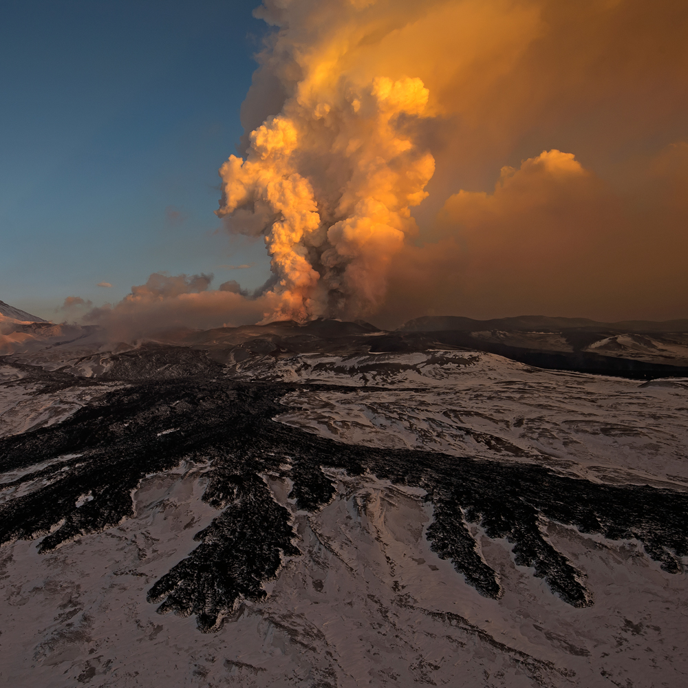 Eruption of volcano Plosky Tolbachik in Kamchatka · Russia Travel Blog