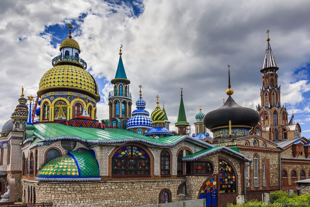 temple-of-all-religions-kazan-russia-15.jpg