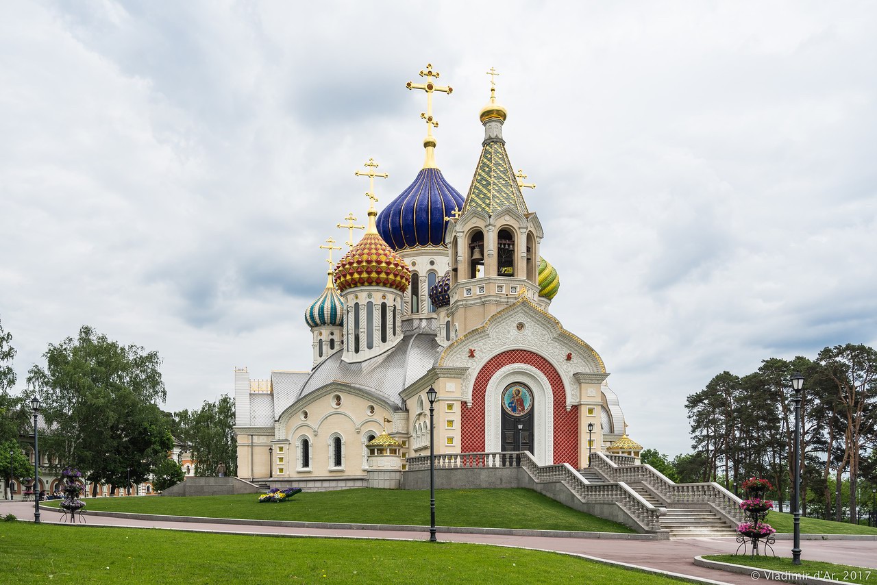 http://russiatrek.org/blog/wp-content/uploads/2017/06/church-of-holy-igor-peredelkino-russia-1.jpg
