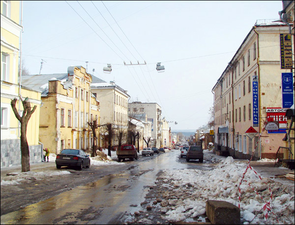 [Image: kirov-russia-city-street.jpg]