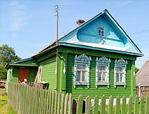 Typical wooden village house in Ivanovo Oblast