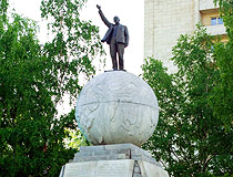 Lenin Monument in Nizhny Tagil