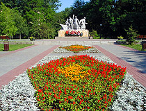 Flower beds and the monument to Soviet soldiers in Rostov-on-Don