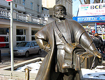 Monument to a merchant-peddler and his cat in Rostov-on-Don