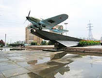 Monument to Il-2 attack aircraft in Samara