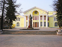 Drama Theater and Rokossovsky monument in Velikiye Luki
