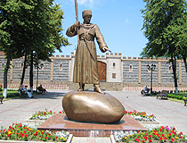 Monument to Dzaug Bugulov - the founder of the Ossetian settlement of Dzaudzhikau