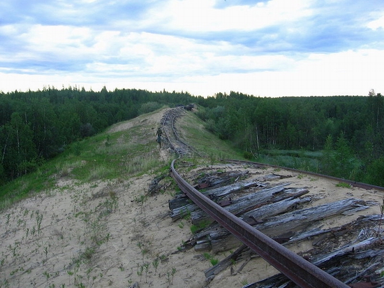 Abandoned Transpolar railway Salekhard-Igarka, Russia view 1