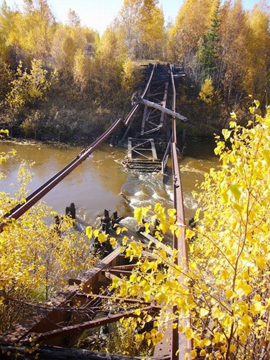 Abandoned Transpolar railway Salekhard-Igarka, Russia view 4