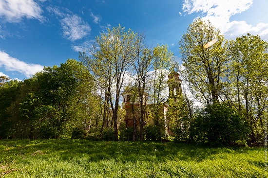 Abandoned Znamenskaya church, Russia view 2