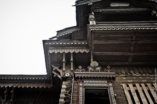 Wooden house, Ostashevo, Kostroma oblast, Russia view 6