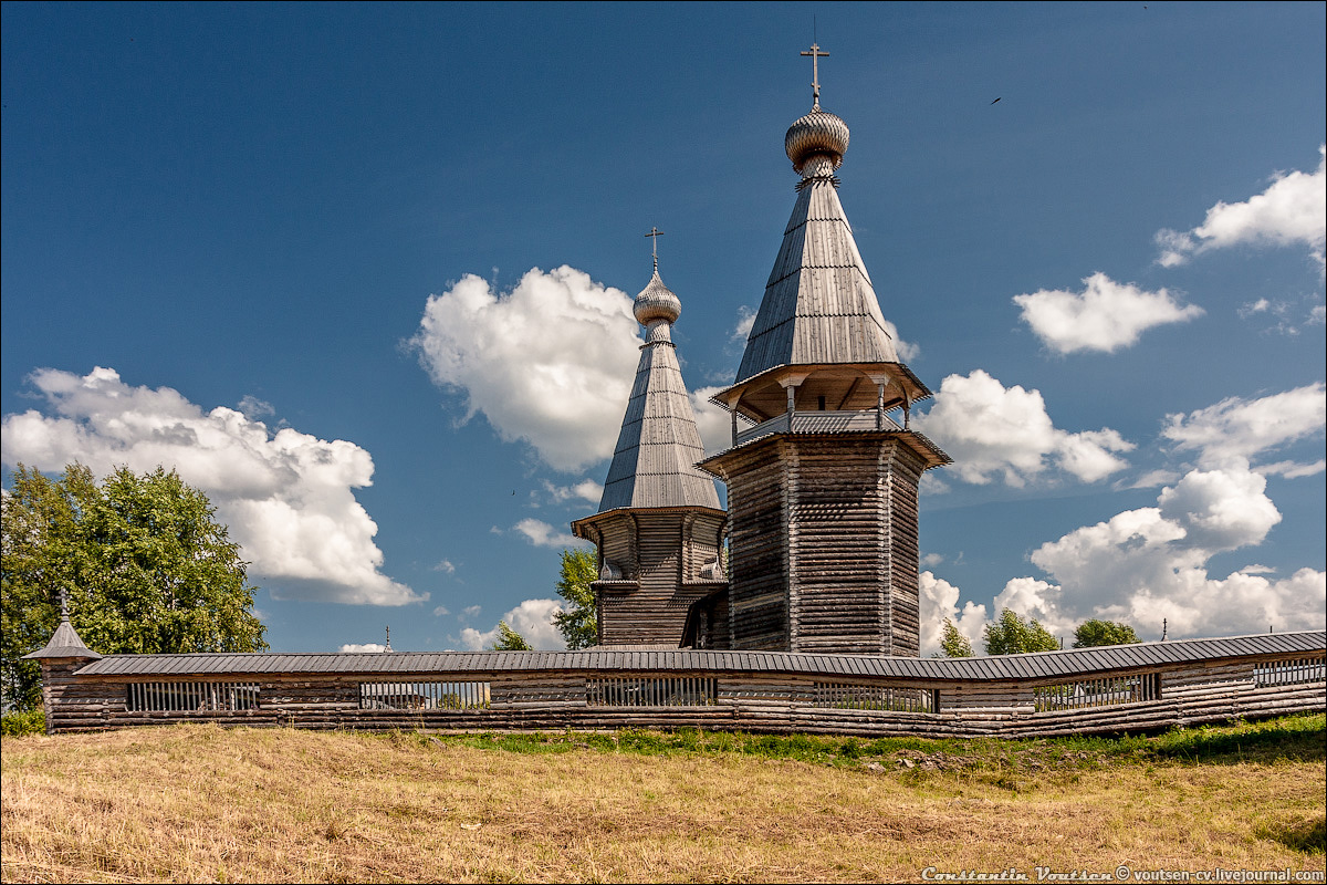 Unique architectural ensemble of Pochozersky church · Russia Travel Blog
