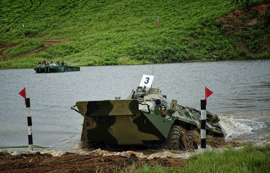 Military exercises, surmounting water obstacles, Russia photo 18