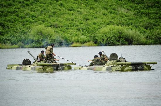 Military exercises, surmounting water obstacles, Russia photo 22