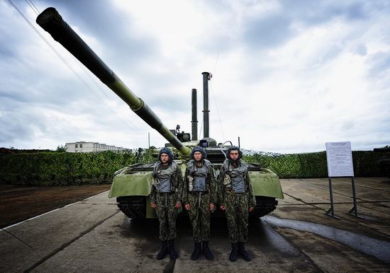 Military exercises, surmounting water obstacles, Russia photo 3