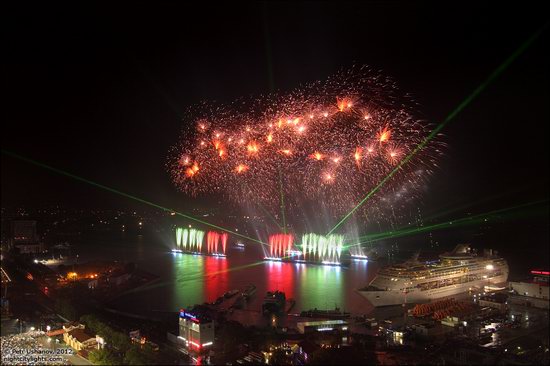 Light show in honor of the APEC Summit in Vladivostok, Russia photo 11