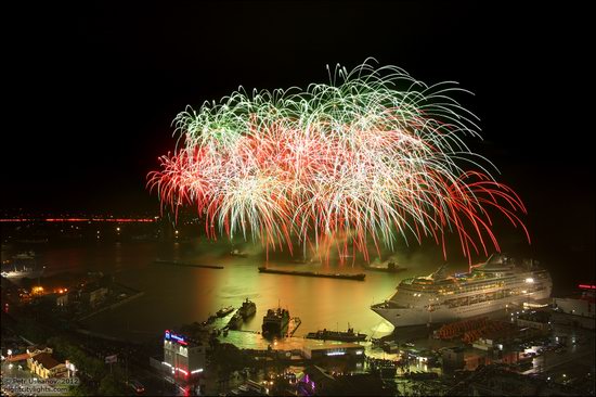 Light show in honor of the APEC Summit in Vladivostok, Russia photo 13