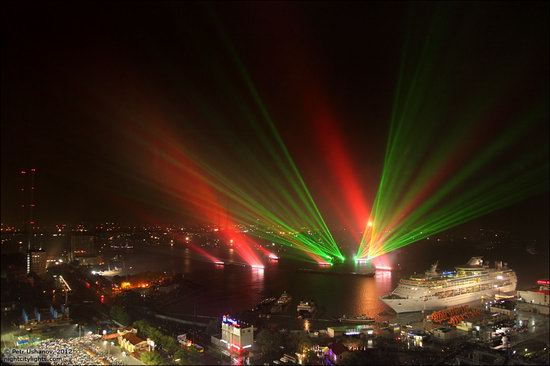 Light show in honor of the APEC Summit in Vladivostok, Russia photo 6