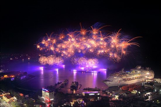 Light show in honor of the APEC Summit in Vladivostok, Russia photo 8