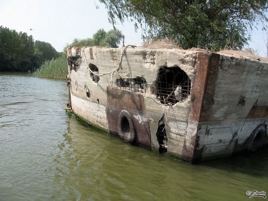 Abandoned concrete ship, Astrakhan region, Russia photo 2