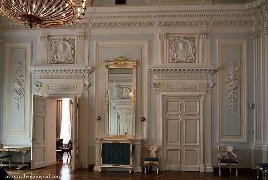 The Petrovsky palace, Moscow, Russia photo 12