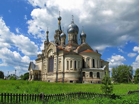 Savior Cathedral, Kukoboy village, Yaroslavl region, Russia photo 1