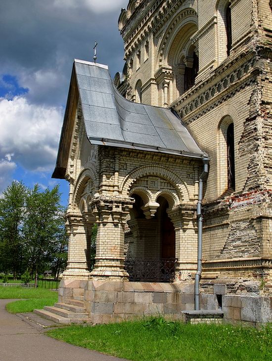 Savior Cathedral, Kukoboy village, Yaroslavl region, Russia photo 9