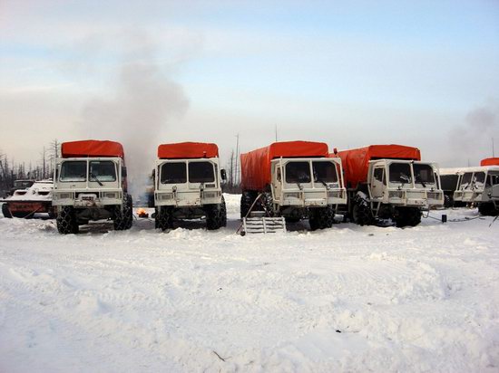 The life of a typical seismic prospecting crew in Russia photo 14