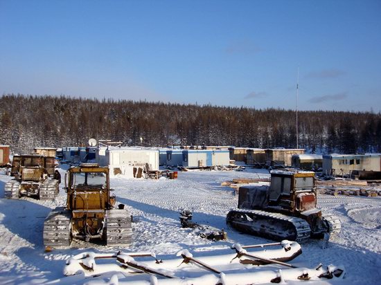 The life of a typical seismic prospecting crew in Russia photo 18