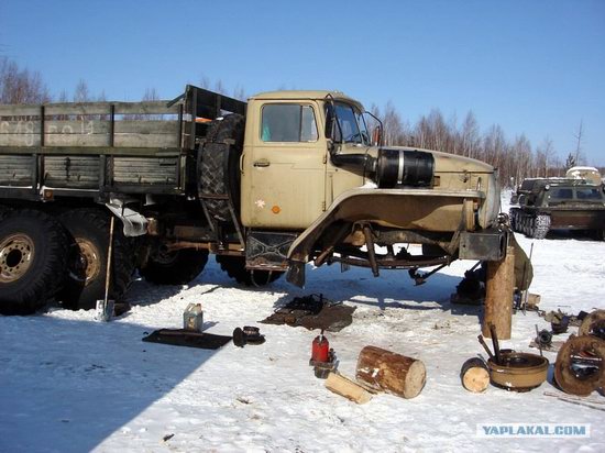 The life of a typical seismic prospecting crew in Russia photo 28