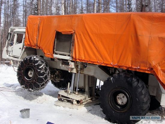 The life of a typical seismic prospecting crew in Russia photo 33