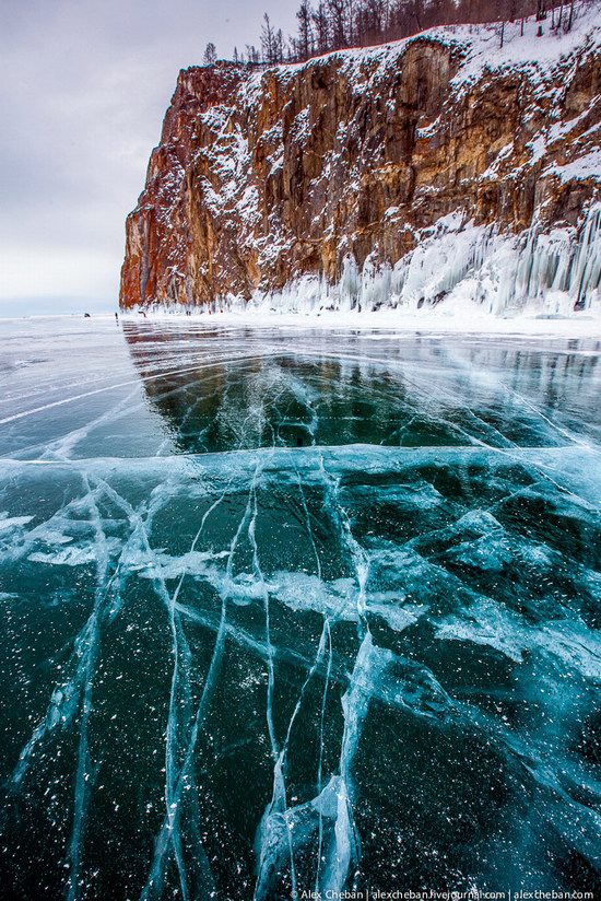 Beautiful ice of Baikal Lake, Russia photo 9