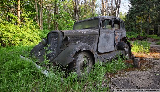 Abandoned Summer Camp with Retro Cars, Moscow region, Russia photo 1