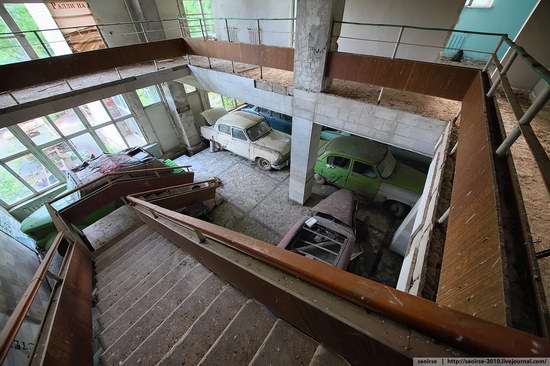 Abandoned Summer Camp with Retro Cars, Moscow region, Russia photo 11