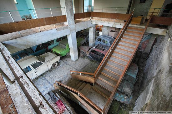 Abandoned Summer Camp with Retro Cars, Moscow region, Russia photo 12