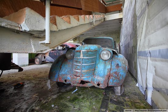 Abandoned Summer Camp with Retro Cars, Moscow region, Russia photo 18