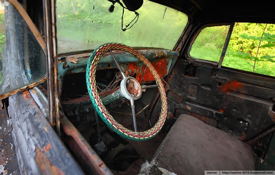 Abandoned Summer Camp with Retro Cars, Moscow region, Russia photo 2