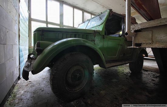 Abandoned Summer Camp with Retro Cars, Moscow region, Russia photo 20