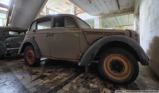 Abandoned Summer Camp with Retro Cars, Moscow region, Russia photo 23