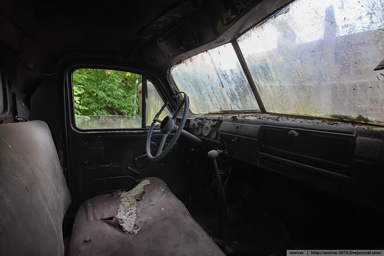 Abandoned Summer Camp with Retro Cars, Moscow region, Russia photo 7