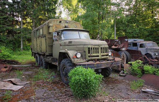 Abandoned Summer Camp with Retro Cars, Moscow region, Russia photo 8