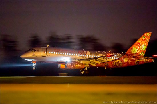 Plane painted in Khokhloma style, Aeroflot, Russia photo 2