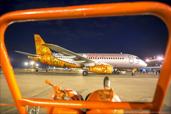 Plane painted in Khokhloma style, Aeroflot, Russia photo 3