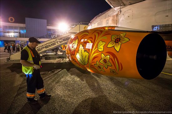 Plane painted in Khokhloma style, Aeroflot, Russia photo 5