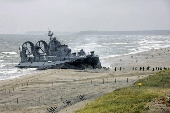 Zubr military hovercraft, Russia