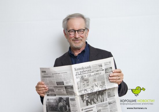 Steven Spielberg with the Russian newspaper