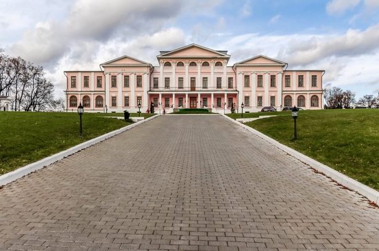 Unique Baroque Church in the Dubrovitsy Estate, Podolsk, Russia photo 2