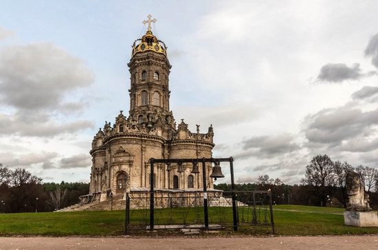 Unique Baroque Church in the Dubrovitsy Estate, Podolsk, Russia photo 9