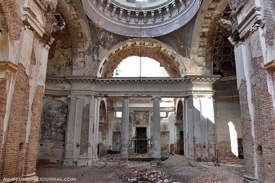 Abandoned church, Pyatino village, Russia, photo 13