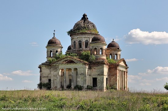 Abandoned church, Pyatino village, Russia, photo 2